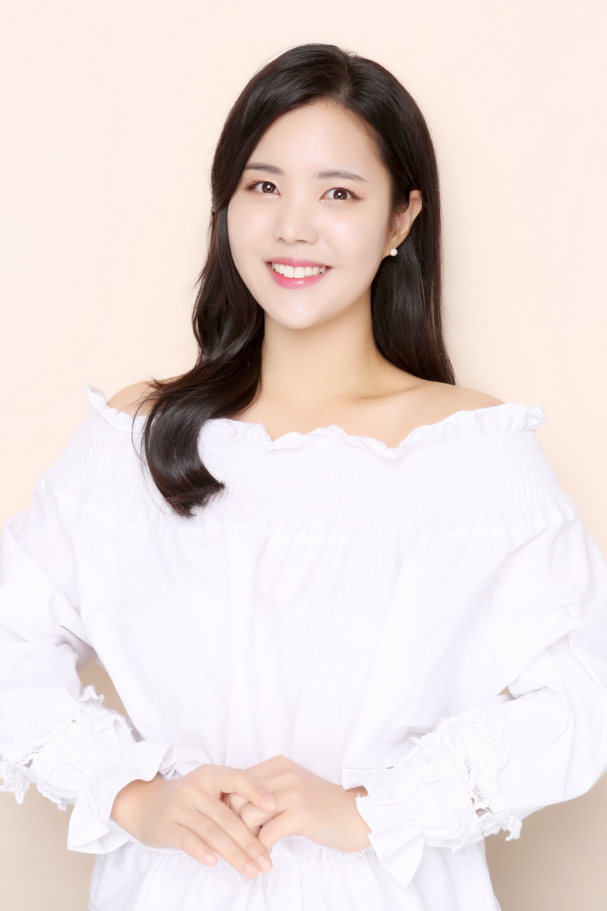 Kimhaneul3 정면상반신.JPG